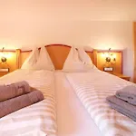 Gaestehaus Trixl Zell am See