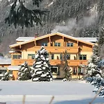 Gaestehaus Trixl * Zell am See